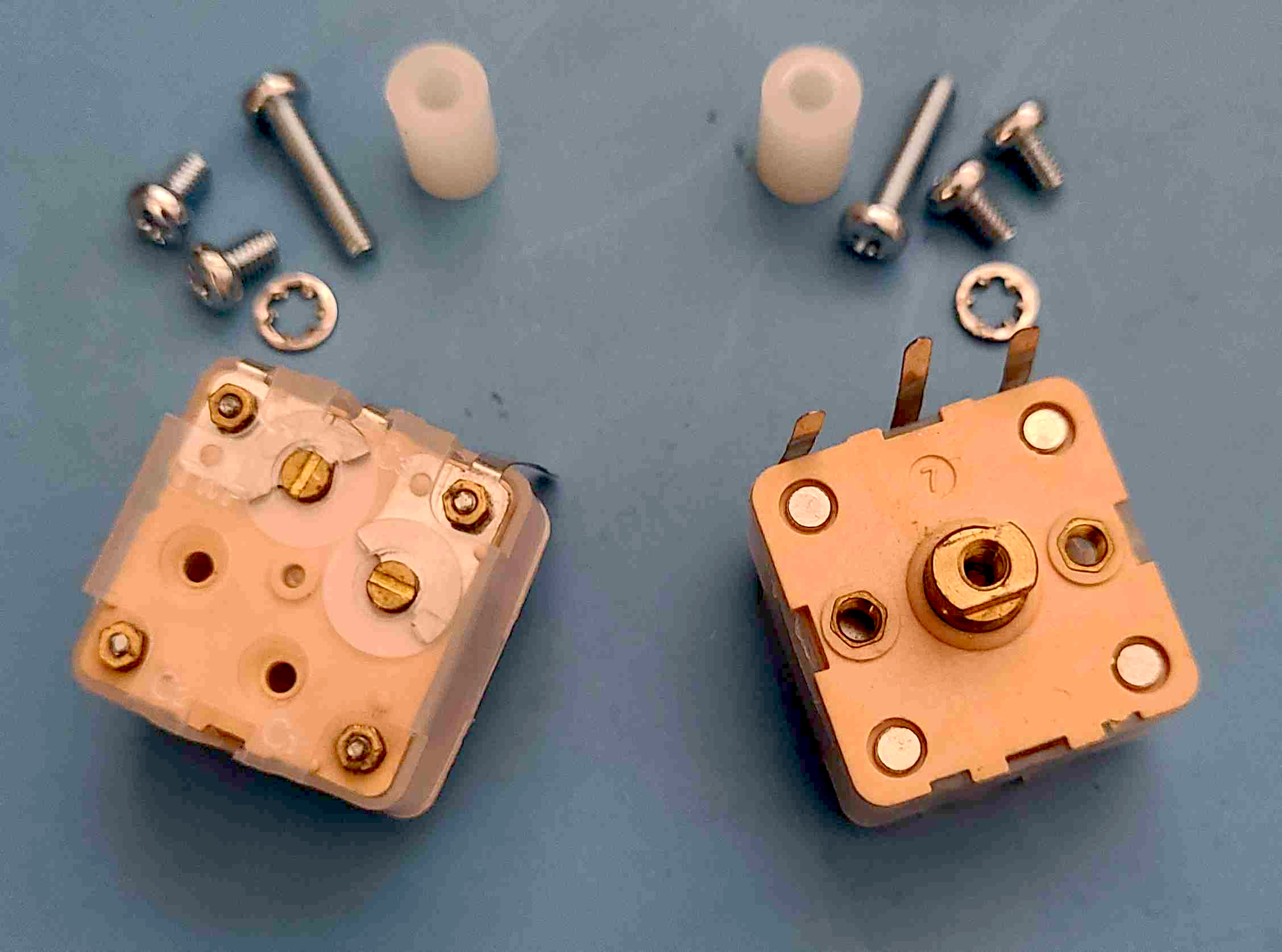 poly-pair-02